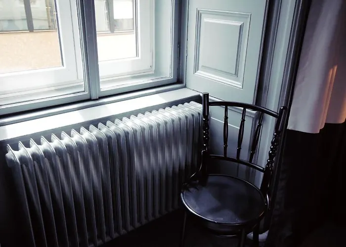 Saint Shermin & Champagne Hotel